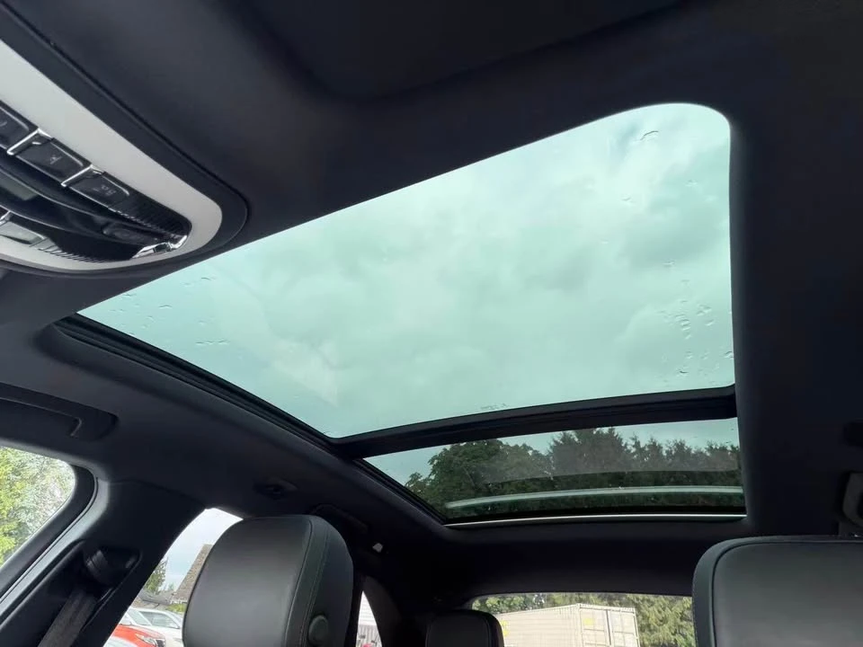 2019 Porsche Macan - Image 18 of 20
