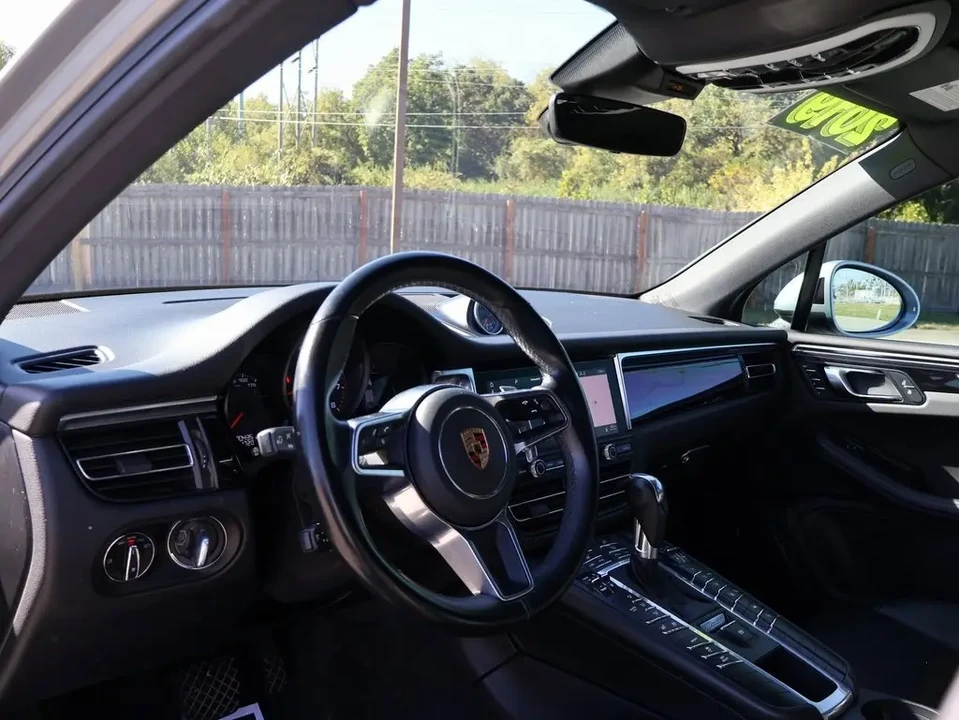 2019 Porsche Macan - Image 4 of 6