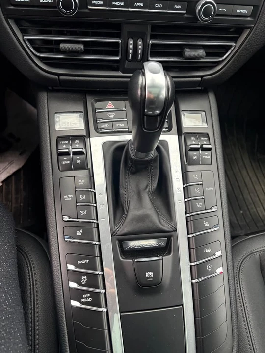 2019 Porsche Macan S - Image 9 of 10