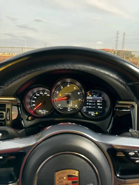2019 Porsche Macan S - Image 9 of 12
