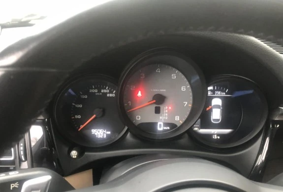 2019 Porsche Macan S - Image 10 of 18