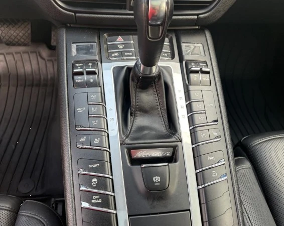 2019 Porsche Macan S - Image 12 of 18