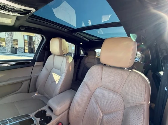 2019 Porsche Macan S - Image 9 of 12