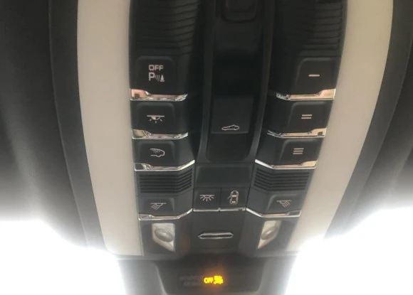 2019 Porsche Macan S - Image 12 of 18