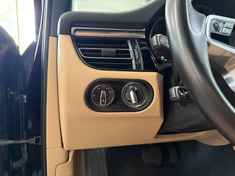 2019 Porsche Macan S - Image 19 of 20
