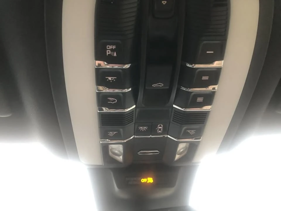 2019 Porsche Macan S - Image 17 of 20