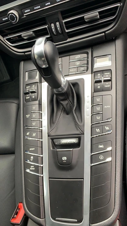 2019 Porsche Macan S - Image 7 of 12