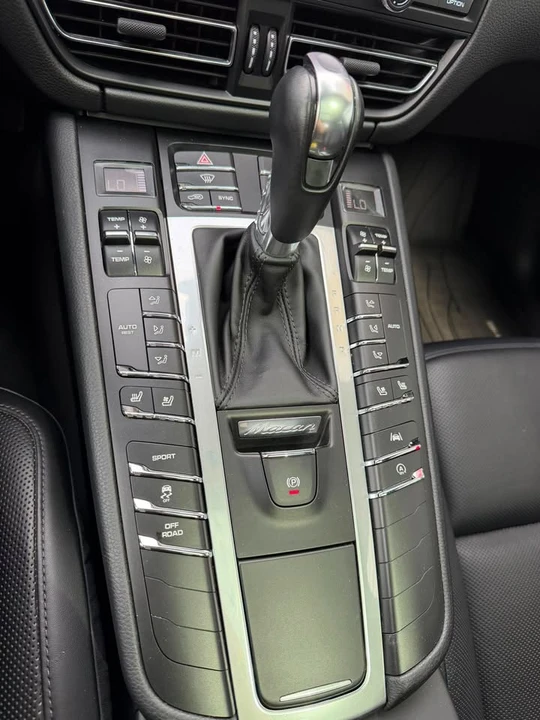 2019 Porsche Macan S - Image 12 of 15