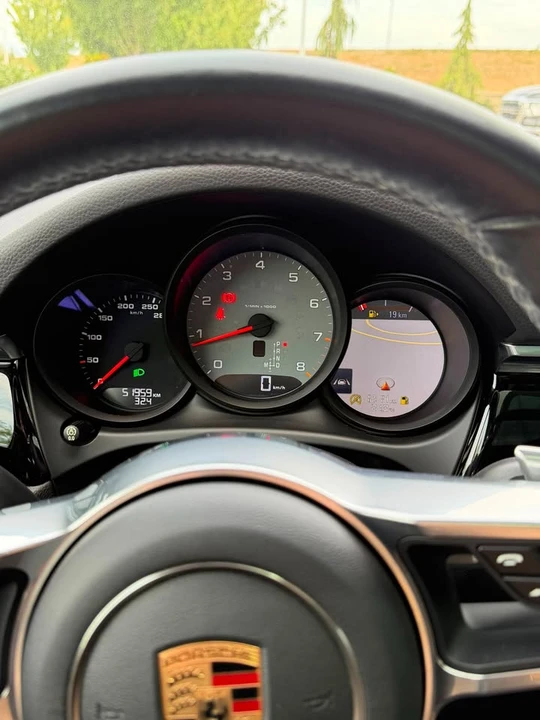 2019 Porsche Macan S - Image 11 of 15