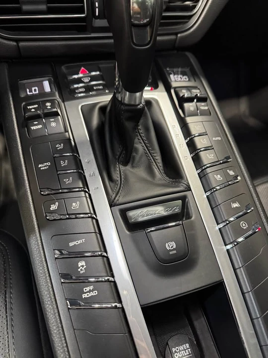 2019 Porsche Macan S - Image 11 of 17