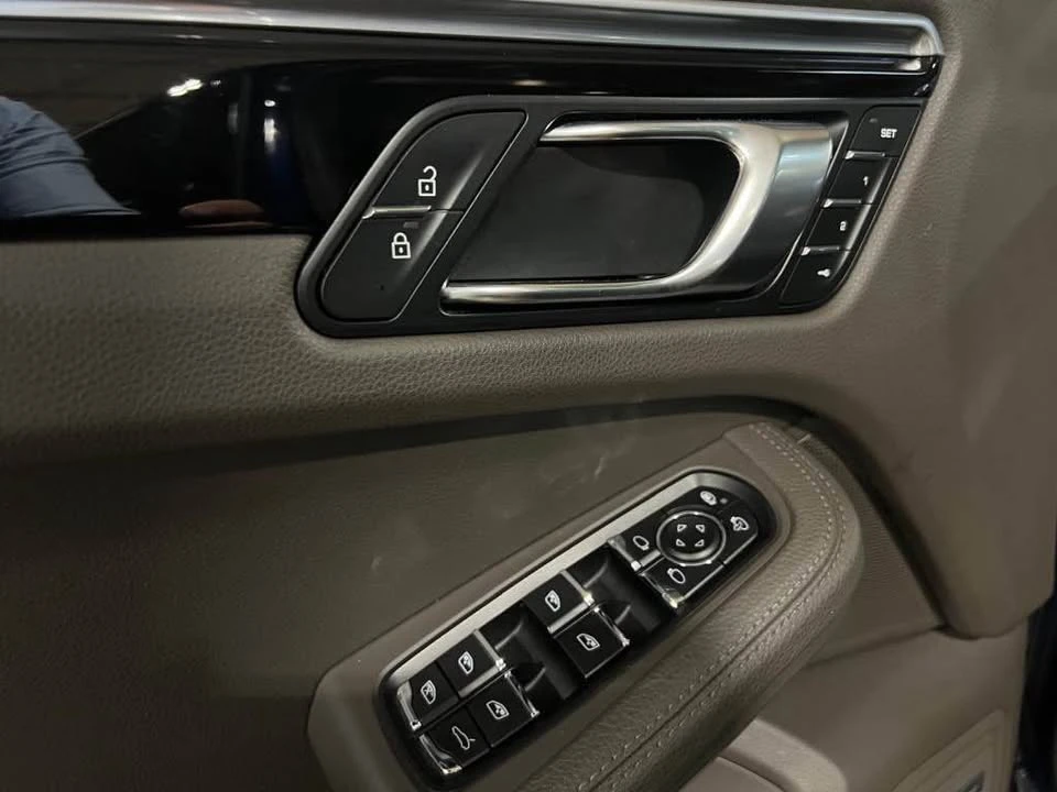 2019 Porsche Macan S - Image 13 of 17