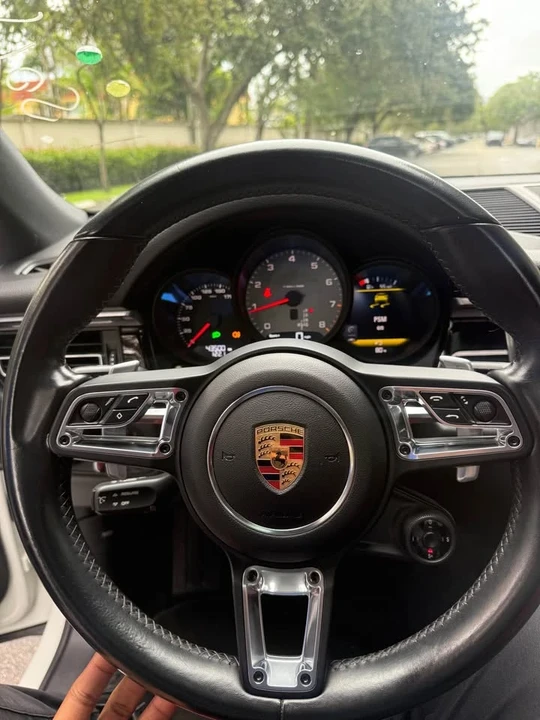 2019 Porsche Macan S - Image 9 of 12