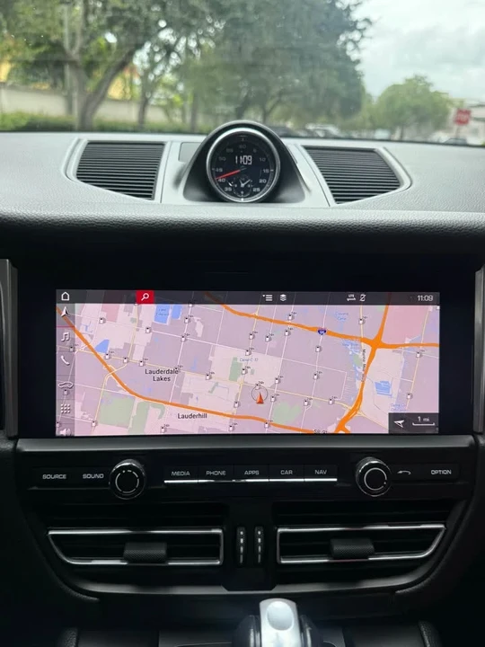 2019 Porsche Macan S - Image 11 of 12