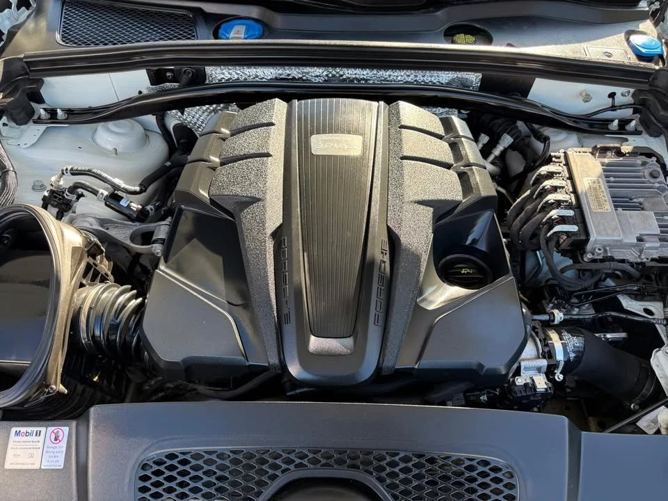 2019 Porsche Macan - Image 14 of 19