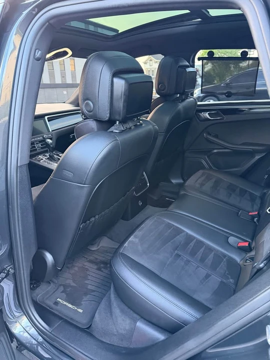2019 Porsche Macan S - Image 10 of 17