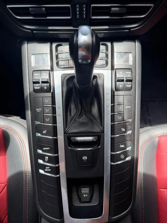 2019 Porsche Macan S - Image 14 of 17