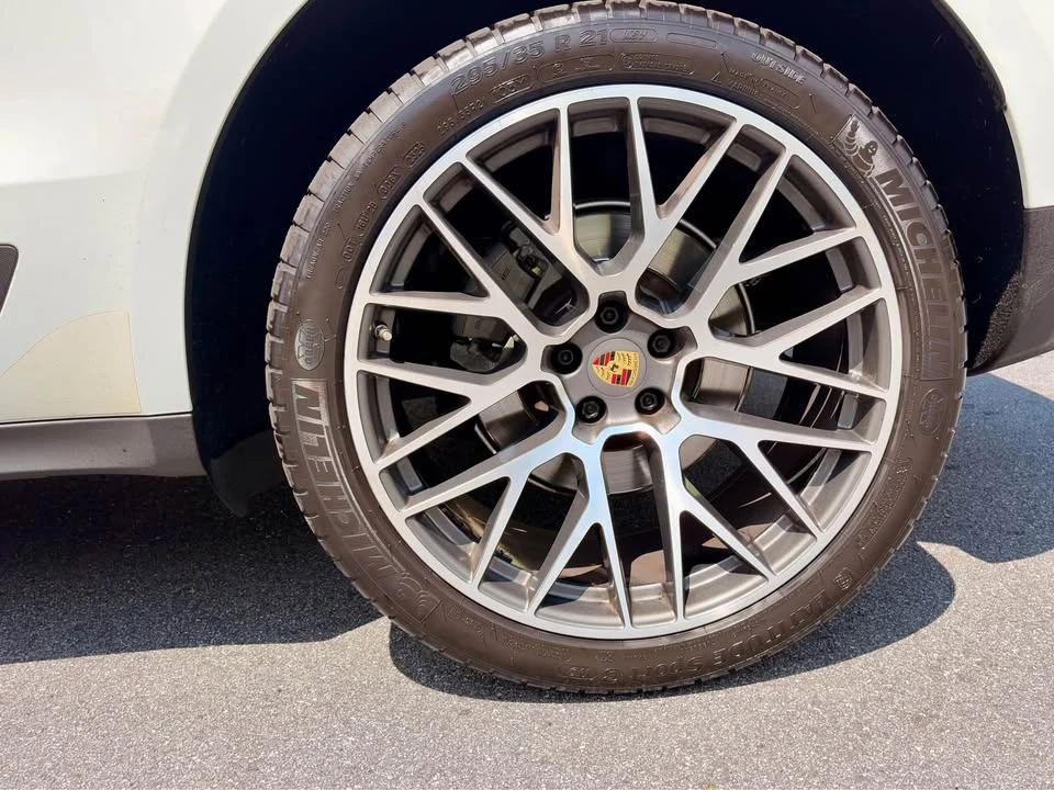 2019 Porsche Macan S - Image 9 of 10