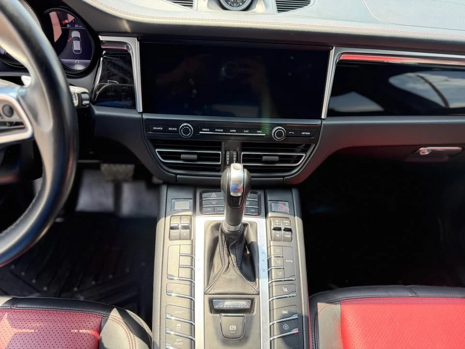 2019 Porsche Macan S - Image 11 of 17