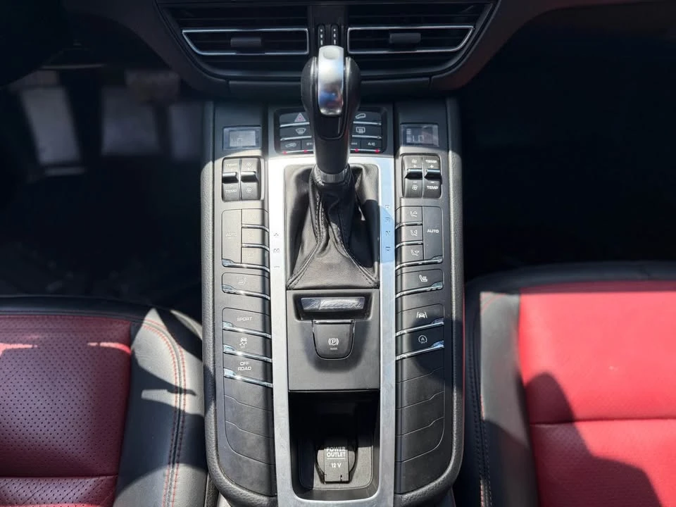 2019 Porsche Macan S - Image 12 of 17