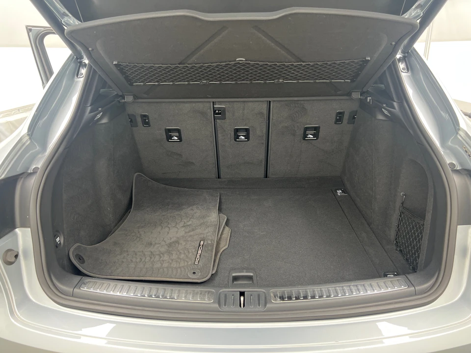 2019 Porsche Macan S - Image 2 of 31