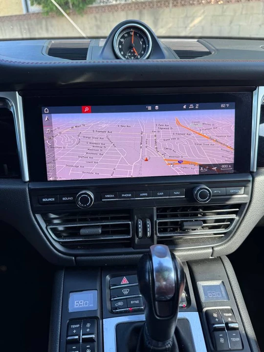 2019 Porsche Macan S - Image 15 of 24