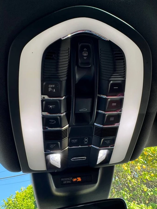 2019 Porsche Macan S - Image 17 of 24