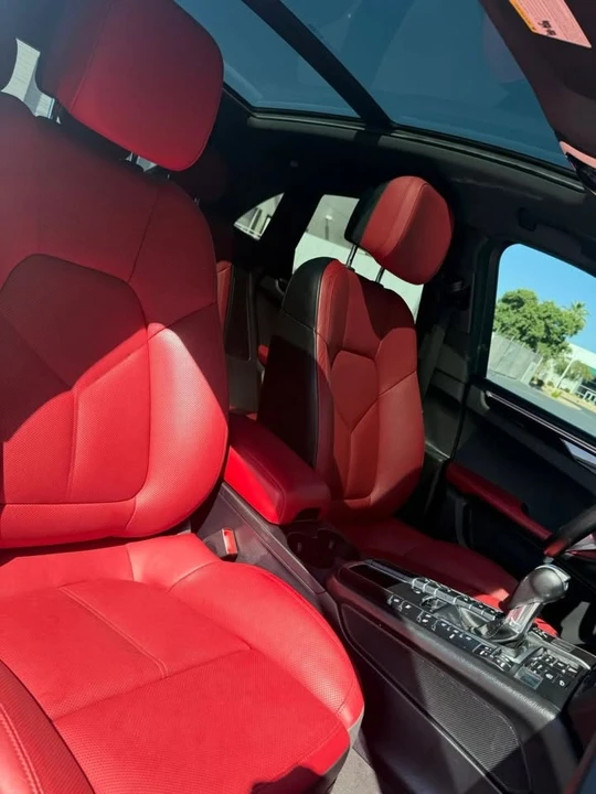 2019 Porsche Macan - Image 18 of 20