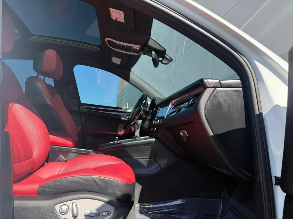2019 Porsche Macan - Image 16 of 20