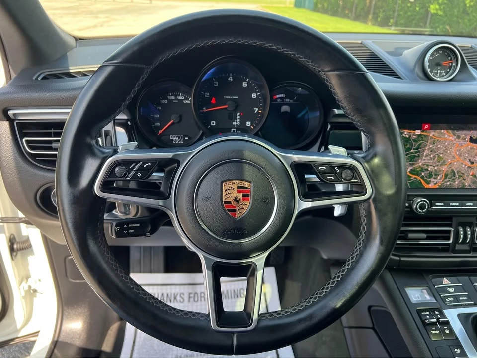2019 Porsche Macan - Image 16 of 20