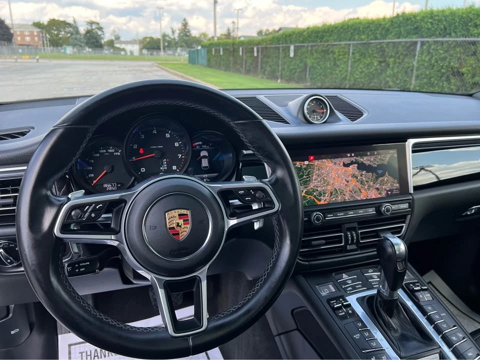 2019 Porsche Macan - Image 19 of 20