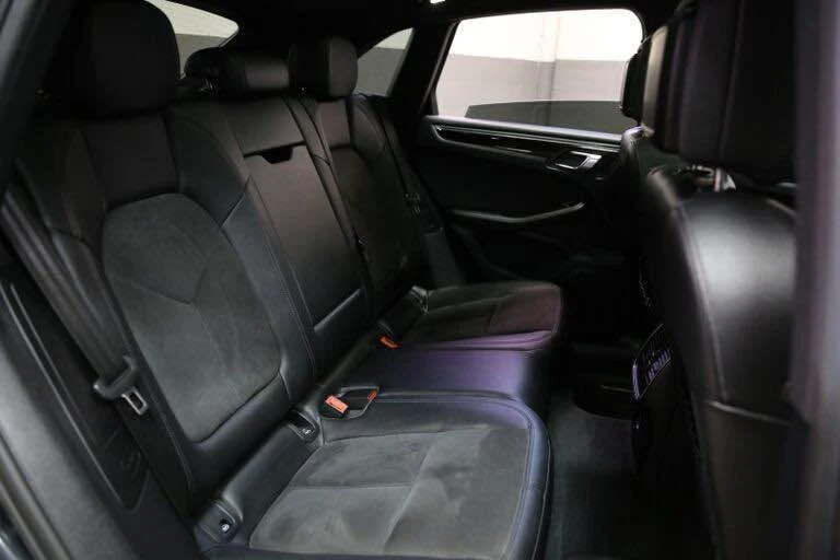 2019 Porsche Macan - Image 10 of 20