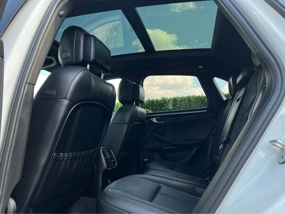 2019 Porsche Macan - Image 13 of 20