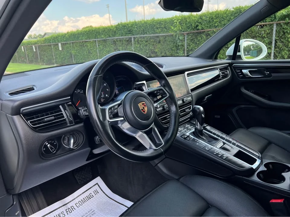 2019 Porsche Macan - Image 15 of 20