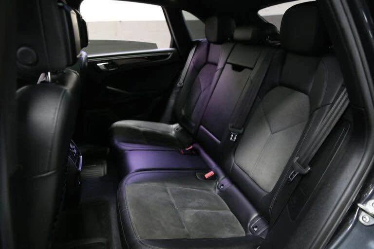 2019 Porsche Macan - Image 12 of 20