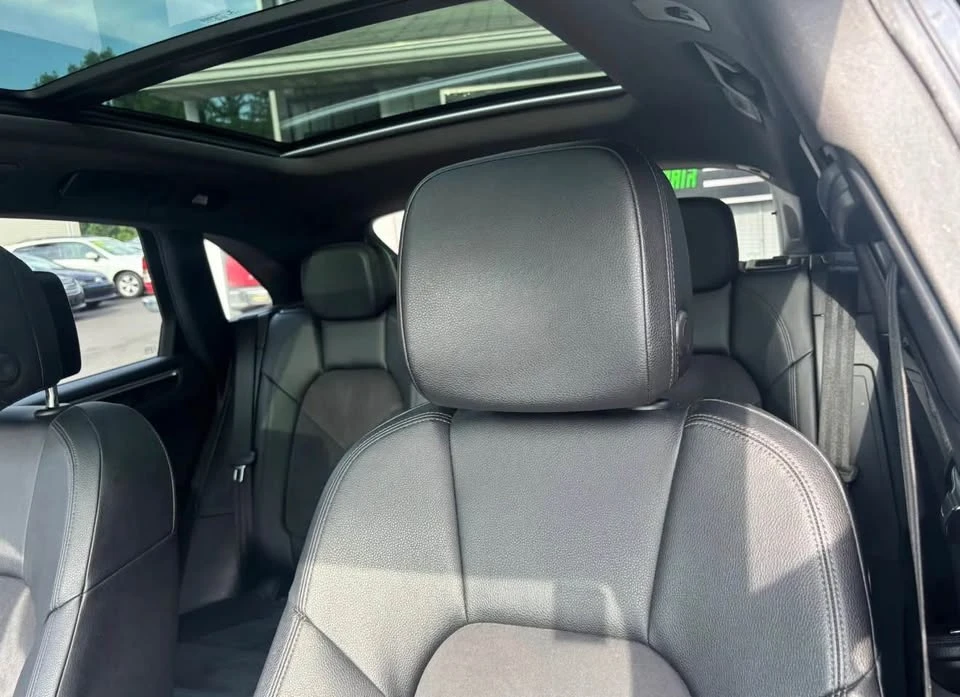 2019 Porsche Macan - Image 13 of 19
