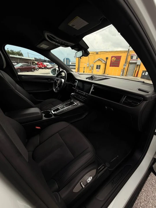 2019 Porsche Macan - Image 7 of 10