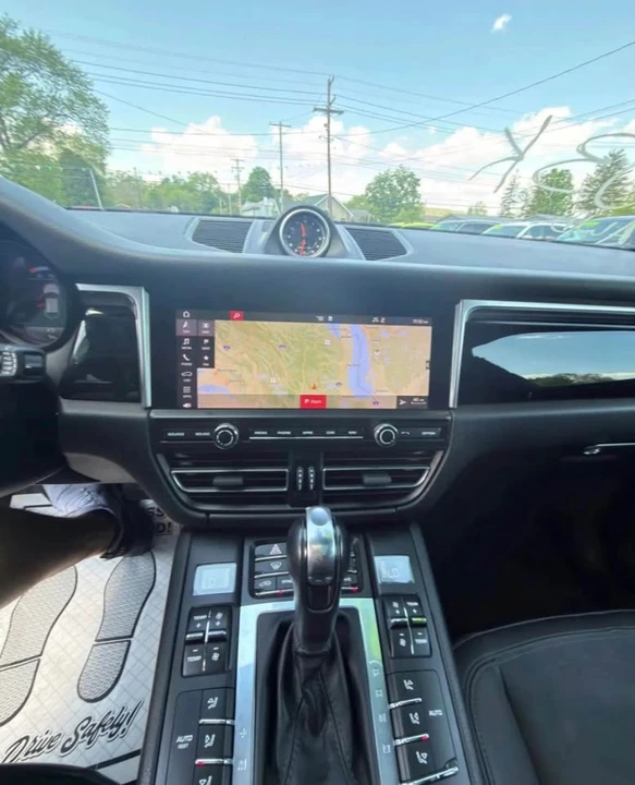 2019 Porsche Macan - Image 7 of 19