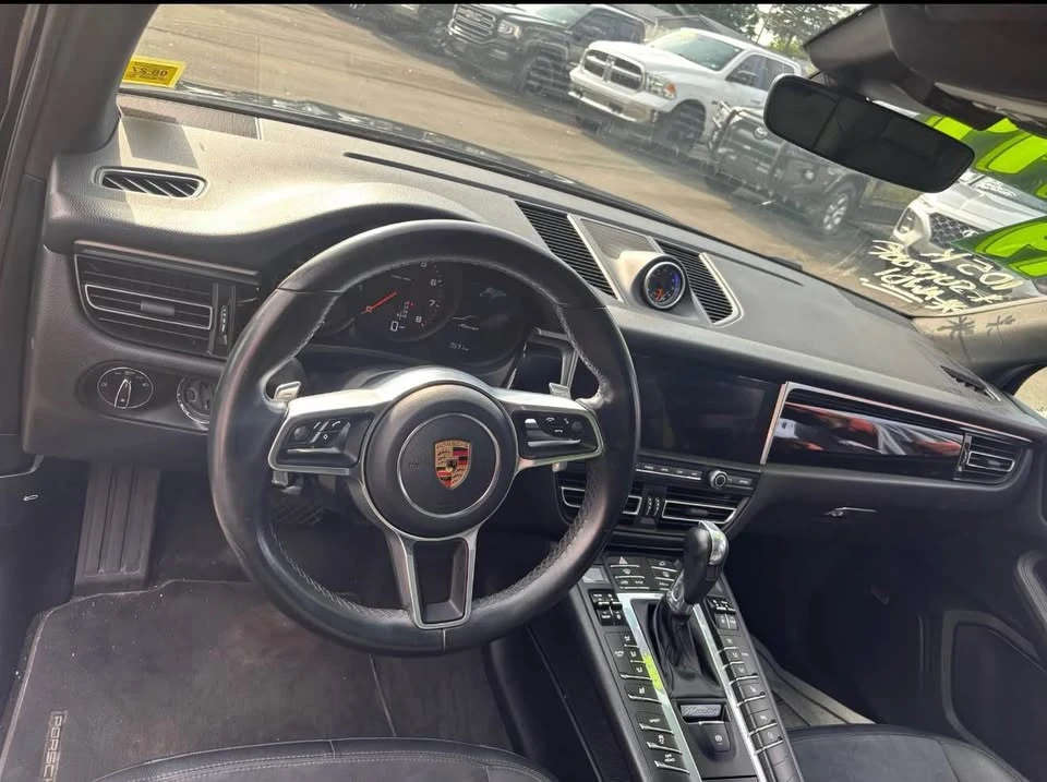 2019 Porsche Macan - Image 15 of 19