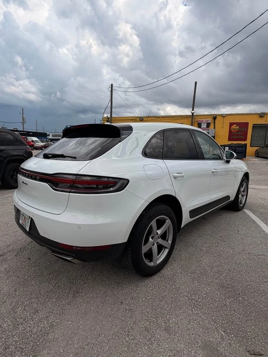 2019 Porsche Macan - Image 4 of 10