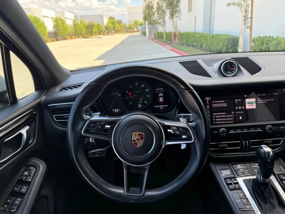 2019 Porsche Macan - Image 16 of 20