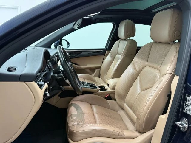 2019 Porsche Macan - Image 16 of 21