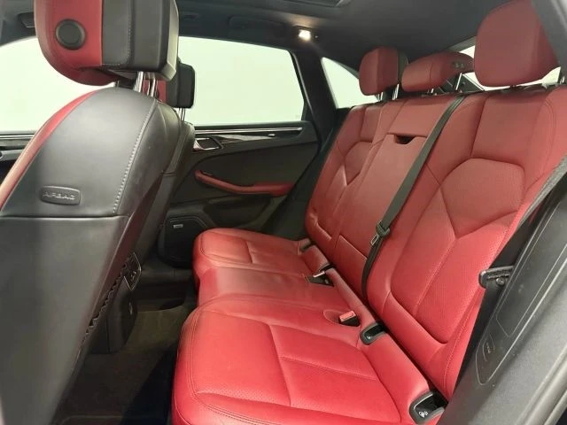 2019 Porsche Macan - Image 17 of 21