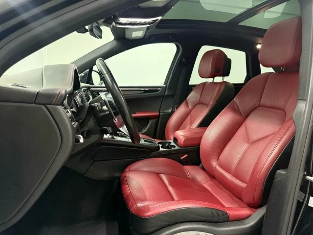 2019 Porsche Macan - Image 13 of 21
