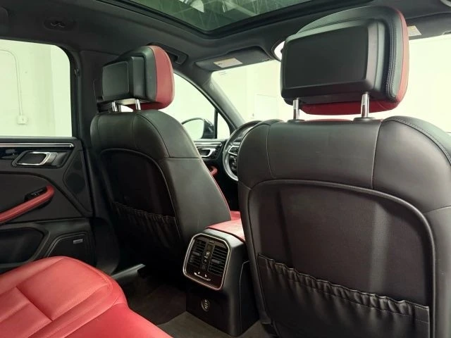 2019 Porsche Macan - Image 14 of 21