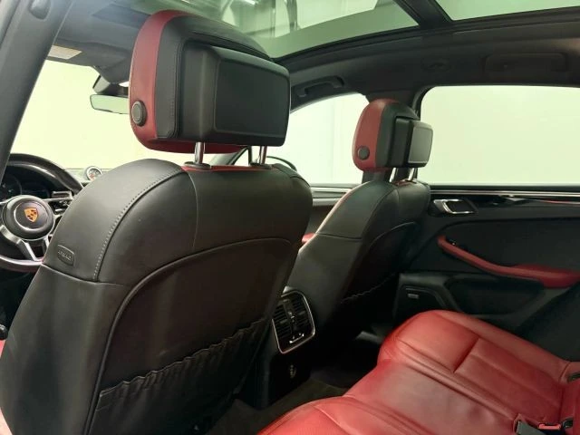 2019 Porsche Macan - Image 15 of 21
