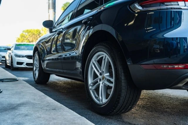 2019 Porsche Macan - Image 14 of 21