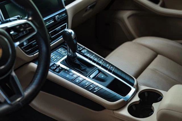 2019 Porsche Macan - Image 20 of 21