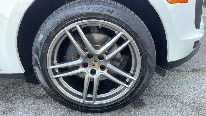 2019 Porsche Macan - Image 8 of 20