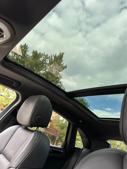 2019 Porsche Macan Turbo - Image 8 of 18