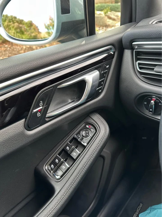 2019 Porsche Macan Turbo - Image 5 of 18